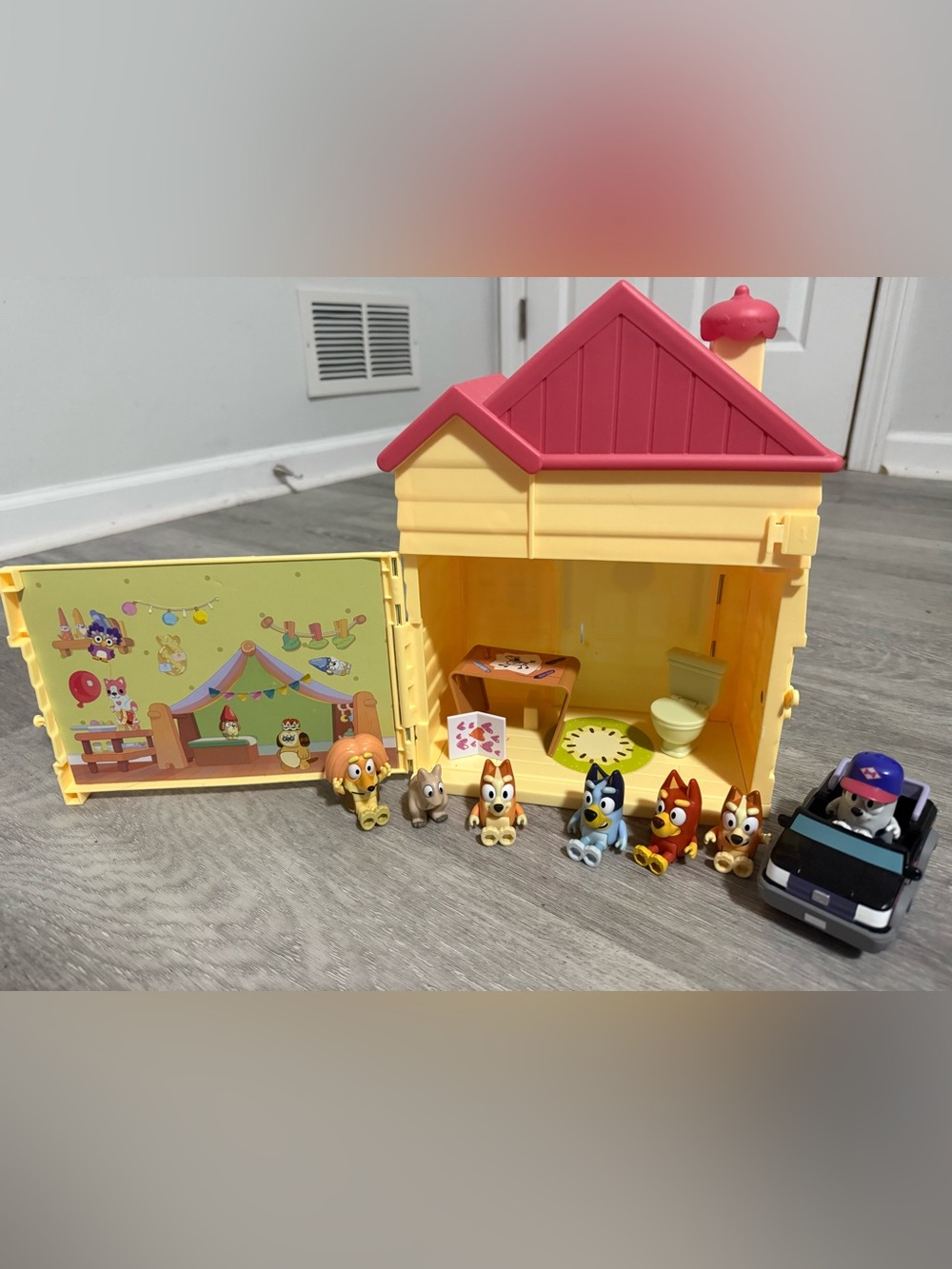 Bluey Lot House Included